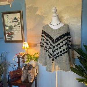 Chic V-Neck Gray and Black Poncho